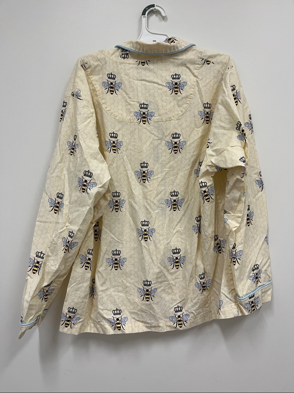The Cat's Pajamas Cream Queen Bee Print Pajama set size Large - Picture 9 of 11